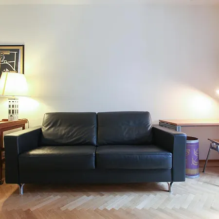 Romantic Spiga Milaan