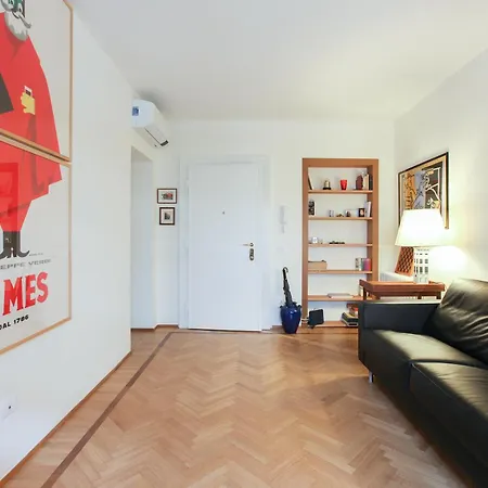 Romantic Spiga Milaan