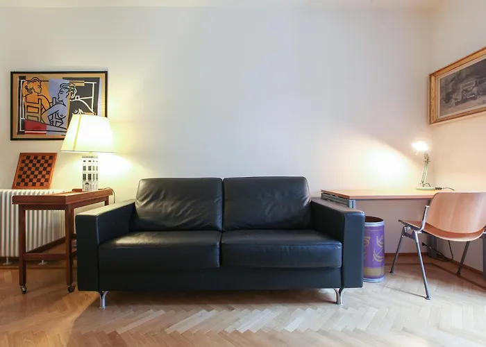 Romantic Spiga Milan