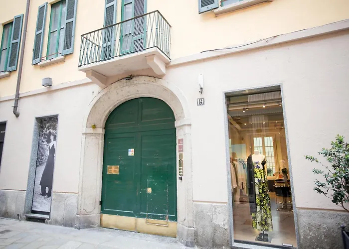 Romantic Spiga * Milan